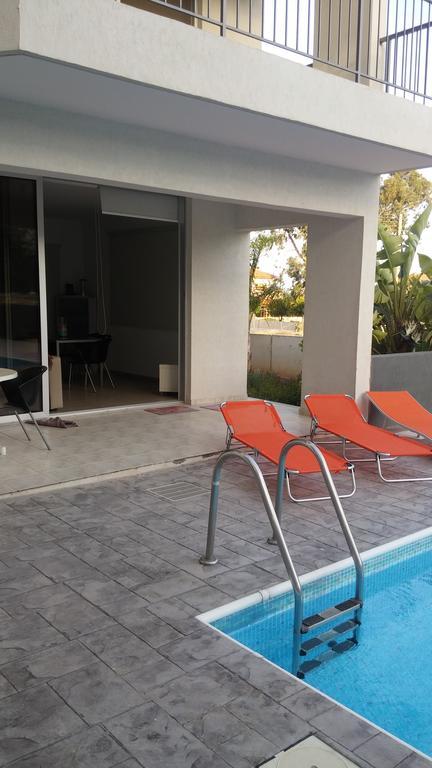 Palms Resort Apartments Alethriko Екстер'єр фото